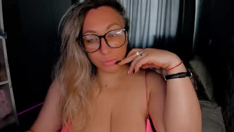 Snapshot of foxxxy__lady chatting on 27, 9, 2025 Kris online show from 27, 9, 2025