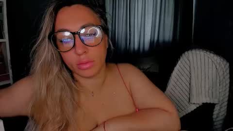 Snapshot of foxxxy__lady chatting on 11, 10, 2025 Kris online show from 11, 10, 2025