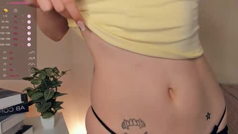 Snapshot of foxy_blush chatting on 13, 12, 2025 Eva online show from 13, 12, 2025