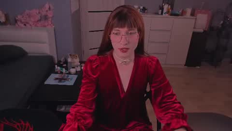 Snapshot of foxy_jpg chatting on 5, 7, 2026 Sue online show from 5, 7, 2026