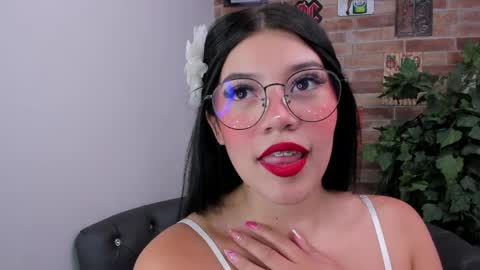 Loren online show from 8, 4, 2026