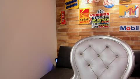 Snapshot of foxy_xiaomi chatting on 1, 5, 2026 Miss Xiaomi online show from 1, 5, 2026