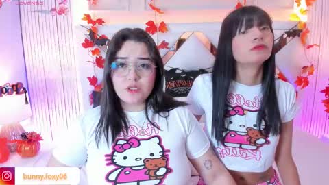 Snapshot of foxybuny chatting on 20, 10, 2025 FOXY AND BUNNY online show from 20, 10, 2025