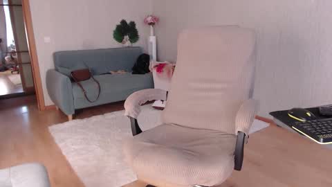 Milena online show from 25, 11, 2025