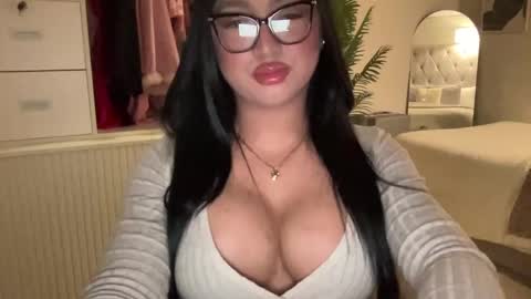 Snapshot of foxyluscious chatting on 7, 3, 2025 Ms Celeste Anne online show from 7, 3, 2025