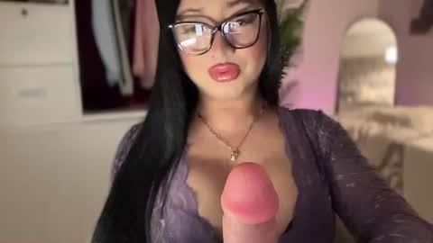 Snapshot of foxyluscious chatting on 20, 10, 2025 Ms Celeste Anne online show from 20, 10, 2025