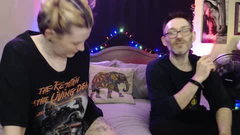 Mallory Koxx online show from 19, 12, 2025