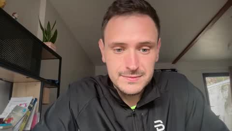 fraisetagada359 online show from 2, 11, 2025