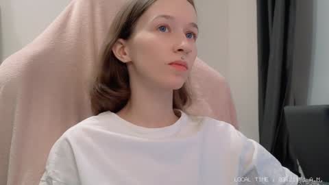 Snapshot of fran_bow chatting on 5, 1, 2025 fran_bow online show from 5, 1, 2025