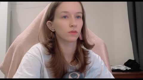 Snapshot of fran_bow chatting on 1, 2, 2025 fran_bow online show from 1, 2, 2025