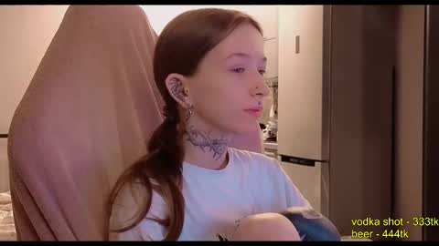 Snapshot of fran_bow chatting on 11, 11, 2025 fran_bow online show from 11, 11, 2025