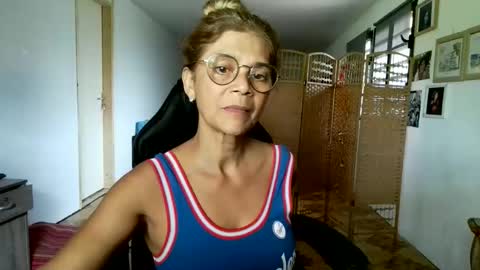 Snapshot of francelune chatting on 15, 2, 2026 francelune online show from 15, 2, 2026