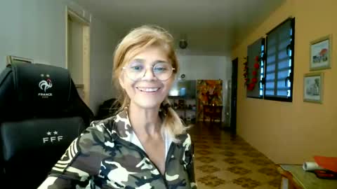 francelune online show from 4, 4, 2026