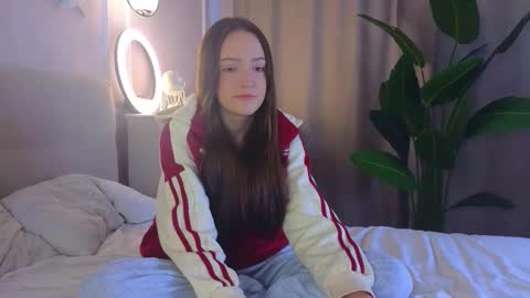 Snapshot of francessmason chatting on 25, 2, 2026 Marybrown eye Katy gray eye online show from 25, 2, 2026