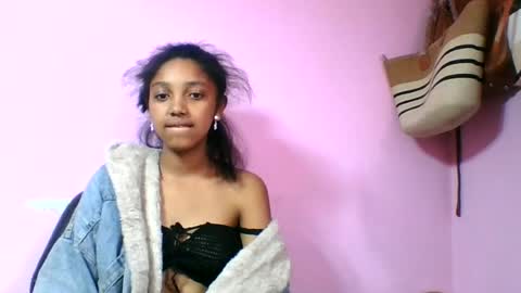 Snapshot of francia333068 chatting on 4, 7, 2026 francia333068 online show from 4, 7, 2026
