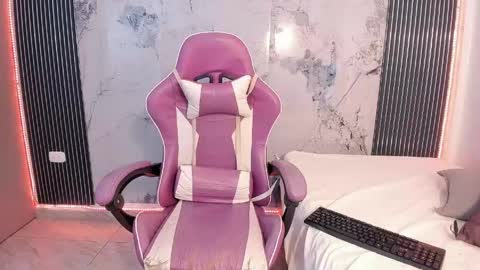 Laura online show from 4, 6, 2026