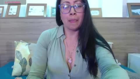 Snapshot of francisca_vera chatting on 1, 6, 2026 francisca_vera online show from 1, 6, 2026