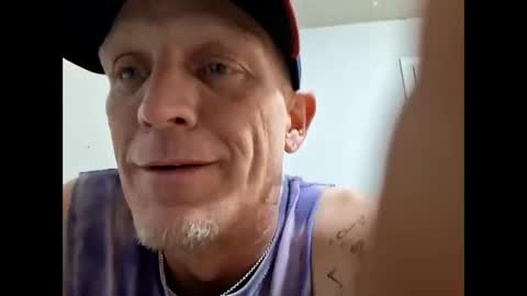 Snapshot of frankieblueeyes30 chatting on 15, 3, 2026 Blue eyed tatted Daddy online show from 15, 3, 2026