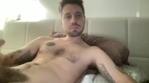 Snapshot of frankybiiig chatting on 21, 12, 2024 thegoodandbiiig online show from 21, 12, 2024