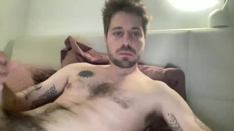 Snapshot of frankybiiig chatting on 26, 1, 2025 thegoodandbiiig online show from 26, 1, 2025