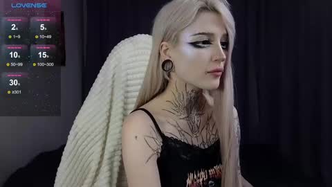 Snapshot of fraulein_mooon chatting on 3, 1, 2025 Asya UwU online show from 3, 1, 2025