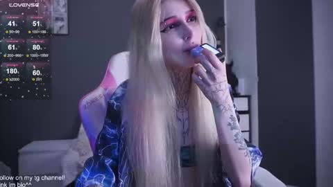 Asya UwU   online show from 19, 11, 2025