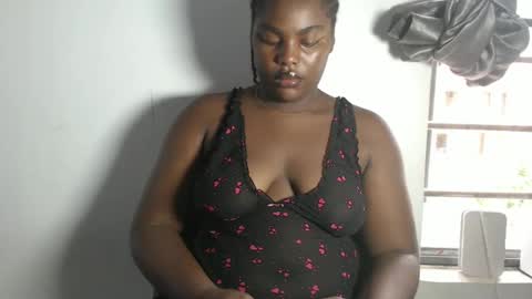 Snapshot of freakie_clit chatting on 4, 12, 2024 pandora online show from 4, 12, 2024