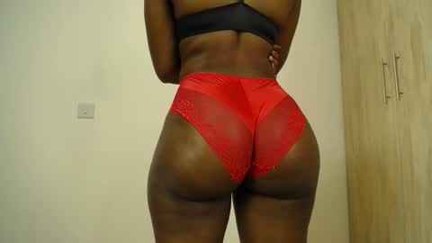 Snapshot of freaky_ass chatting on 25, 5, 2026 Berry online show from 25, 5, 2026