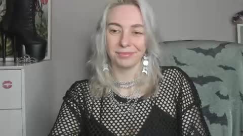 Snapshot of freeanne chatting on 10, 7, 2026 Anne online show from 10, 7, 2026