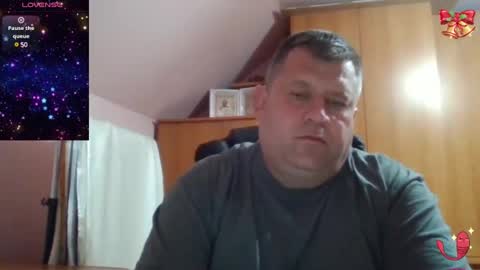 Snapshot of freeboy80180 chatting on 7, 3, 2025 freeboy80180 online show from 7, 3, 2025