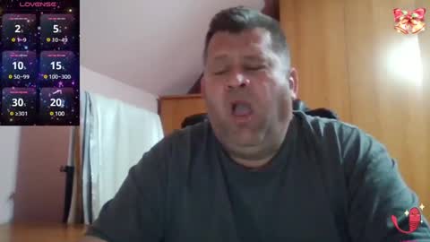 Snapshot of freeboy80180 chatting on 11, 3, 2025 freeboy80180 online show from 11, 3, 2025