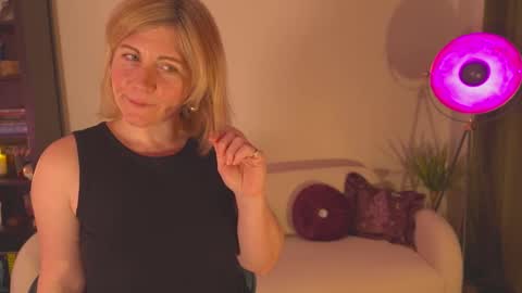 Louise or Lou 3 online show from 12, 2, 2025