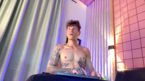 Snapshot of french_sexx chatting on 19, 1, 2026 Xavier online show from 19, 1, 2026