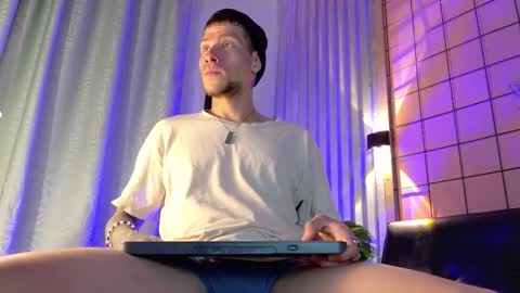 Snapshot of french_sexx chatting on 26, 2, 2026 Xavier online show from 26, 2, 2026