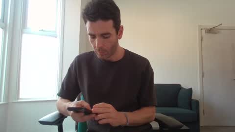 Snapshot of frenchbdmaninlondon chatting on 19, 6, 2026 Horny Paul online show from 19, 6, 2026