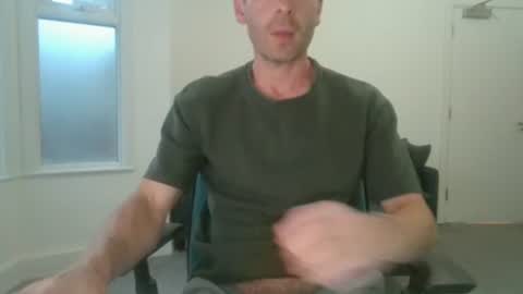 Snapshot of frenchbdmaninlondon chatting on 6, 7, 2026 Horny Paul online show from 6, 7, 2026