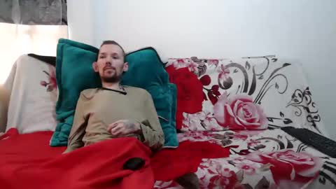 Snapshot of frenchroulette chatting on 12, 3, 2026 Thomas y Sophia online show from 12, 3, 2026