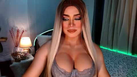 Miss Frea  online show from 9, 10, 2025