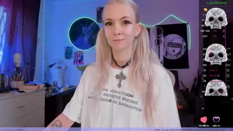 Frida A boost to fortune for the one who gives a thumbs up and a bonus lucky for those who support me by joining the fanclub online show from 26, 9, 2025