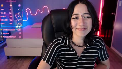 frida_lassi_ online show from 6, 2, 2025