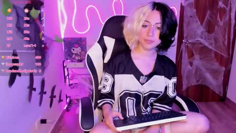 frida_lassi_ online show from 19, 10, 2025