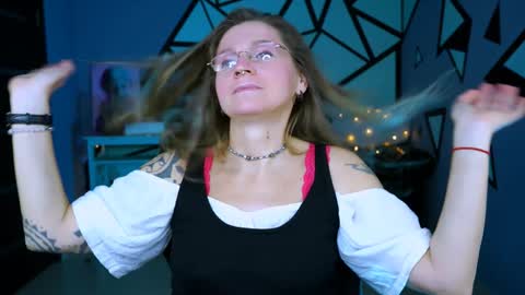 Snapshot of fridatander chatting on 22, 12, 2024 Frida Tander online show from 22, 12, 2024