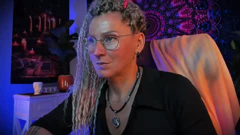 Frida Tander online show from 5, 6, 2026