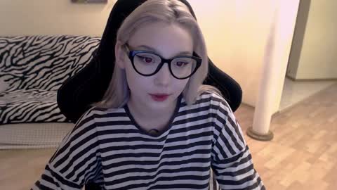 Snapshot of fromsun_forsoul chatting on 3, 12, 2024 Lilith online show from 3, 12, 2024