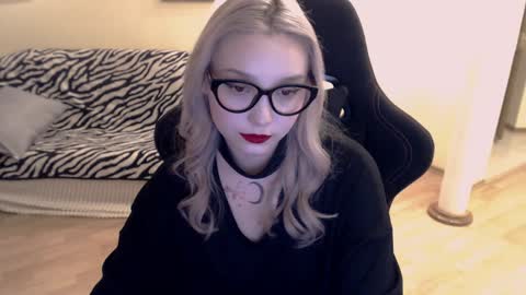 Snapshot of fromsun_forsoul chatting on 4, 12, 2024 Lilith online show from 4, 12, 2024