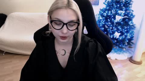 Snapshot of fromsun_forsoul chatting on 9, 1, 2025 Lilith online show from 9, 1, 2025