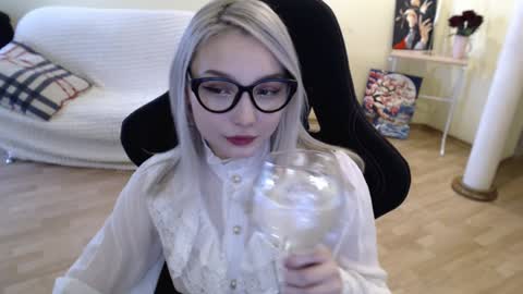 Snapshot of fromsun_forsoul chatting on 6, 2, 2025 Lilith online show from 6, 2, 2025