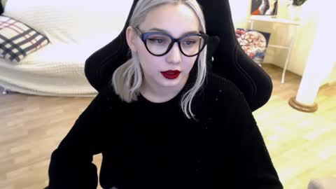 Snapshot of fromsun_forsoul chatting on 7, 2, 2025 Lilith online show from 7, 2, 2025