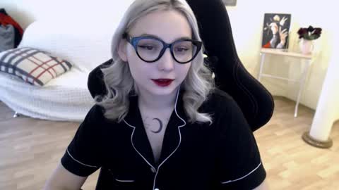 Snapshot of fromsun_forsoul chatting on 10, 2, 2025 Lilith online show from 10, 2, 2025