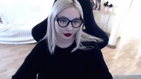 Snapshot of fromsun_forsoul chatting on 12, 2, 2025 Lilith online show from 12, 2, 2025